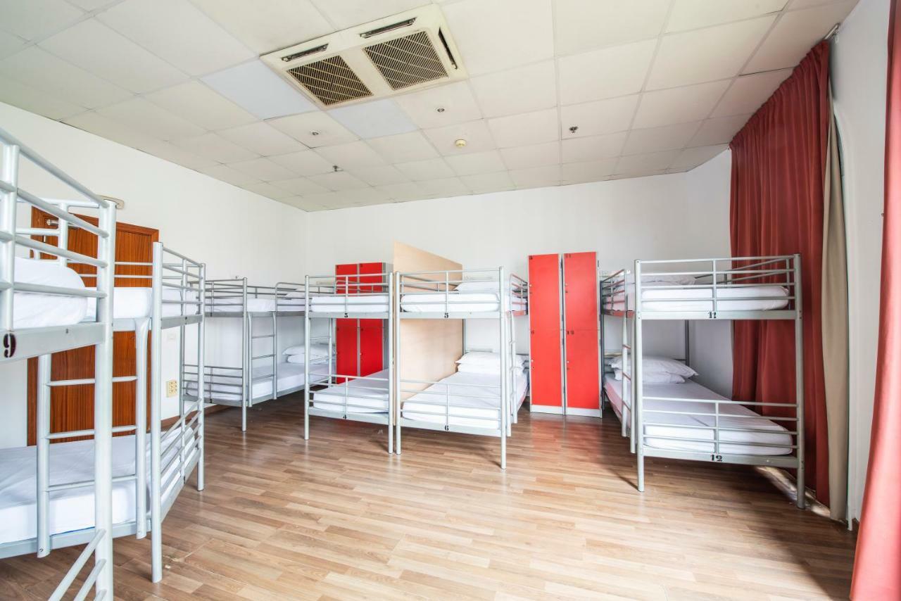 Safestay Barcelona Passeig De Gracia (Adults Only) Exterior photo